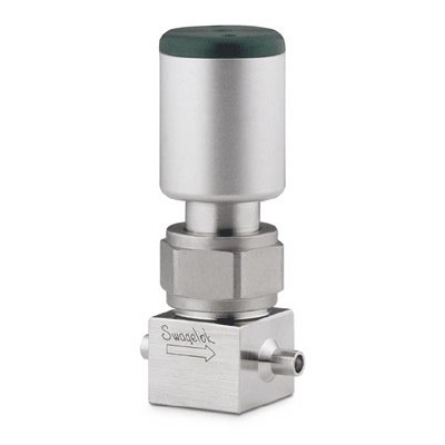 Válvula com Vedação por Fole em Aço Inoxidável 316L VAR Série BN para Alta Pureza, 2 Portas e Passagem Reta, Extremidades: Conexão para Solda de Topo para Tubing (TBW) de 1/4?, Atuador NO, Limpeza SC-11 (vide MS-01-94)