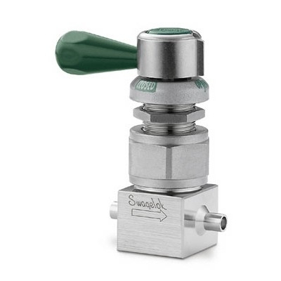 Válvula Diafragma em Aço Inoxidável 316L VAR Séries DL e DS para Alta Pressão e Alta Pureza, Cv = 0,14. Extremidades: Conexão para Solda de Topo para Tubing (TBW) de 1/4?, Limpeza SC-01, Manopla Tipo Alavanca, Acabamento Superficial com Ra = 5 mpol.(