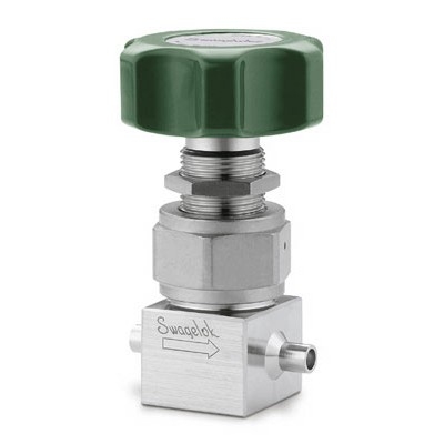 Válvula Diafragma em Aço Inoxidável 316L VAR Séries DL e DS para Alta Pressão e Alta Pureza, Cv = 0,25. Extremidades: Conexão para Solda de Topo para Tubing (TBW) de 1/4?, Limpeza SC-11, Manopla Redonda na Cor Verde (vide MS-01-73)