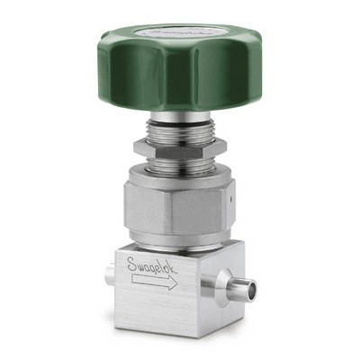 Válvula Diafragma em Aço Inoxidável 316L VAR Séries DL e DS para Alta Pressão e Alta Pureza, Cv = 0,25. Extremidades: Conexão para Solda de Topo para Tubing (TBW) de 3/8?, Limpeza SC-11, Manopla Redonda na Cor Verde (vide MS-01-73)