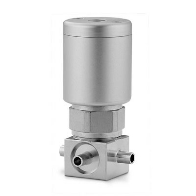 Válvula Diafragma sem Molas em Aço Inoxidável 316L VIM/VAR UHP Série DP, 3 Portas, Passagem do Fluxo Tipo “C”. Extremidades: Conexão para Solda de Topo para Tubing (TBW) de 1/4?, Limpeza SC-01, Atuador NC (vide MS-01-165)