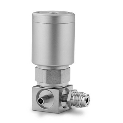 Válvula Diafragma sem Molas em Aço Inoxidável 316L VIM/VAR UHP Série DP, extremidade, Extremidades: Conexão VCR Macho Giratório de 1/4? X Conexão para Solda de Topo para Tubing (TBW) de 1/4?, Limpeza SC-01, Atuador NC (vide MS-01-165)