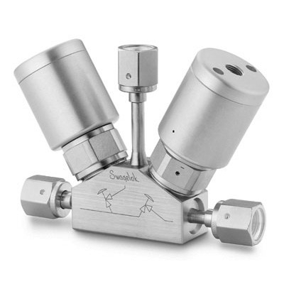 316L VIM/VAR UHP Diaphragm-Sealed 2-Valve 3-Port Monoblock, 2V Path, 1/4 in. Female VCR Fitting, SC-01 Cleaned, NC Acts.