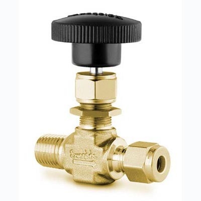 Válvula Agulha em Latão Séries O, 1, 18, 20 e 26, Castelo Integral, Cv = 0,37, Haste de Regulagem, Extremidades: Rosca NPT Macho de 1/4? X Conexão Swagelok (Dupla Anilha) para Tubo de 1/4? OD (DE) (vide MS-01-164)