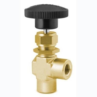 Brass Angle-Pattern Integral Bonnet Needle Valve, 0.73 Cv, 1/4 in. FNPT, Vee Stem