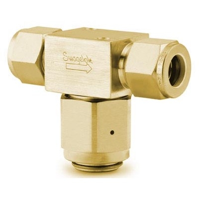 Filtro tipo Tê, série 6TF, em latão conforme norma ASTM B16, pressão de trabalho de 2000 psig (137 bar), temperatura de trabalho -28 a 148 °C, elemento filtrante sinterizado em aço inoxidável 316 com tamanho nominal de 90 micra, extremidades: Conexão