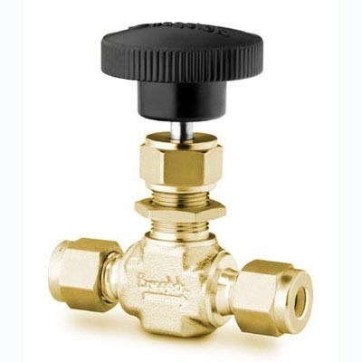 Válvula Agulha em Latão Séries O, 1, 18, 20 e 26, Castelo Integral, Cv = 0,09, Haste de Regulagem com Ponta Macia em PCTFE, Extremidades: Conexão Swagelok (Dupla Anilha) para Tubo de 1/8? OD (DE) (vide MS-01-164)