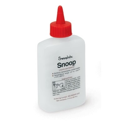 Líquido Detector de Vazamentos Snoop®. Composição: Água Desionizada e Surfactante (Fórmula Não Tóxica). Embalagem com 2 fl oz (59 mL) x Comprimento do Tubo de 6" (15 cm). Nível de Temperatura de -3 a 93° C.