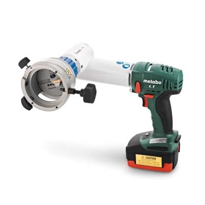 Ferramenta Faceadora Elétrica, sem Fio, para Corte de Tubos de Diâmetro de 1/4" OD a 2 1/2" OD e 6 mm a 63 mm, com Espessura Máxima de Parede de 0,118" ou 3 mm. Fonte de Alimentação padrão Europa Continental, Corea. Voltagem 230 V, 50/60 Hz. CEE 7/7.