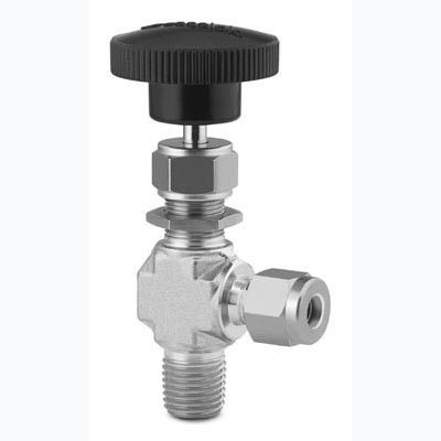 Válvula Agulha de Castelo Integral ângulo, 2 Vias, Série 1, em Aço Inoxidável 316 Conforme Norma ASTM A182. Haste Ascendente, Rosca Interna, com Ponta Macia em PCTFE Conforme Norma ASTM D1430. Pressão de Trabalho de 5000 psig (344 bar). Temperatura d