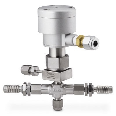 Válvula com Vedação por Fole em Aço Inoxidável para Uso Geral, Série BM, Ponta da Haste em PCTFE, Padrão Duplo, Medição com Baixo Fluxo na Entrada, Extremidades: Conexão Swagelok (Dupla Anilha) para Tubo de 1/8? OD (DE), Atuador NC (vide MS-01-94)