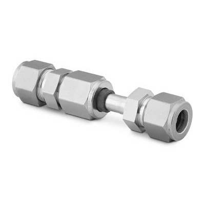 União Dielétrica em Aço Inoxidável 316 com Isolamento Termoplástico em Poliamida-imida, Vedação tipo Quadrado em Fluorcarbono FKM dureza 70, Anel de Suporte em PTFE virgem. Pressão Nominal de 5000 psig (344 bar). Temperatura Nominal de -40 a 93 °C. E
