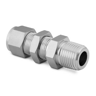 Conector Macho para Painel (Bulkhead) em Aço Inoxidável 316 Conforme ASTM A276, Extremidades: Conexão Swagelok (Dupla Anilha) para Tubos de 1/4" OD (DE) x Rosca BSP Macho Cônica (RT) de 1/4", Limpeza e Embalagem SC-10 da Swagelok.
