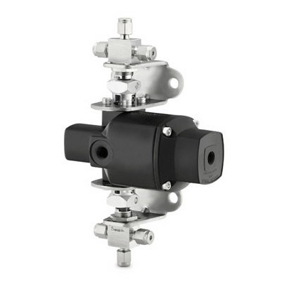 SS 1-Piece 40G Series 3-Way Ball Valve, 0.35 Cv, 6 mm Swagelok Tube Fittings, Dual-Mounted 180° Spring-Return Actuator