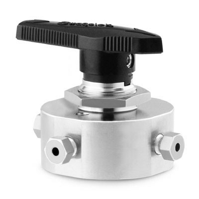 Válvula de esfera em aço inox, multiportas, extremidades iguais: 1/8" conexão para tubo