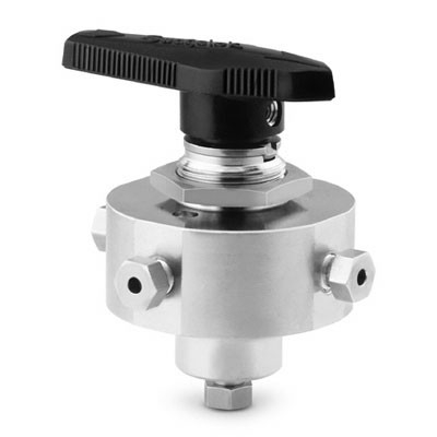 Válvula de Esfera em Aço Inoxidável Série 40, Monobloco, 5-vias, Cv = 0,07, Extremidades: Conexão Swagelok Femea (dupla anilha) para Tubo de 1/8? OD (DE) (vide MS-02-331)