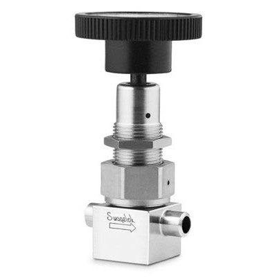 Válvula Reta com Vedação por Fole, Haste Não-Rotativa para Vácuo. Série B em Aço Inoxidável 316 Conforme Norma ASTM A479. Pressão de Trabalho de 1000 psig (68,9) , Temperatura de Trabalho -28 a 204ºC com Vedações em Aço Inoxidável 316. Coeficiente de