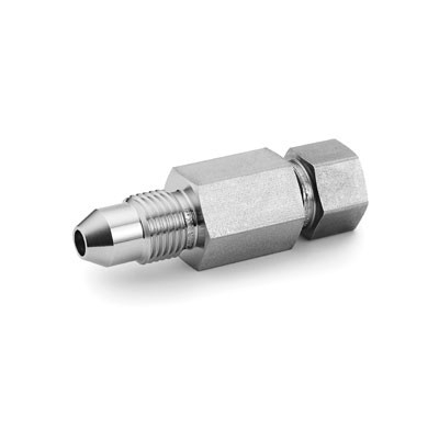 Conector Macho para Média Pressão em Aço Inoxidável 316 Conforme ASTM A276, Linha FK, Extremidades: Conexão Swagelok (Dupla Anilha) para Tubos de Média Pressão de 1/4" OD (DE) x Cone e Rosca Macho (MP) de 1/4", Pressão Máxima de Trabalho 15.000 psig