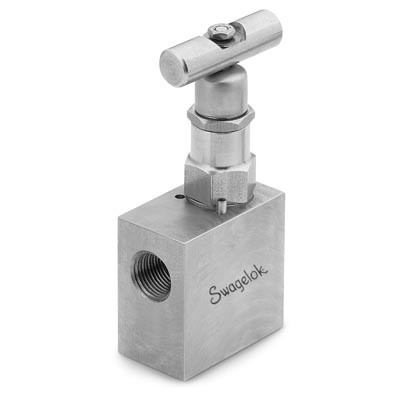 Válvula Agulha Angular, Corpo em Aço Inoxidável ASTM A479 Gr 316, Tipo Screwed Bonnet, Haste em Aço Inoxidável 316 com Ponta Tipo Não Rotativa, Pressão Máxima 6000 psig (413 bar), Temperatura -17°C a 232ºC para Vedação em PTFE, Conexões de Entrada e