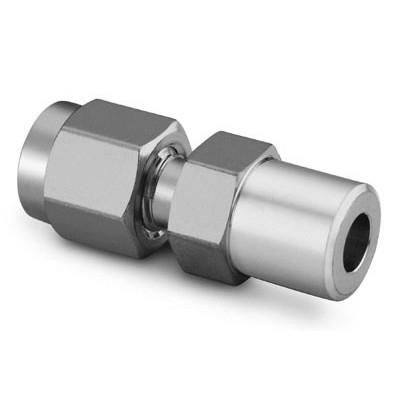 Conector Macho com Furo Passante em Aço Inoxidável 316 Conforme ASTM A276, Extremidades: Conexão Swagelok (Dupla Anilha) para Tubos de 4 mm OD (DE) x Conexão Macho para Solda de Topo em Tubo Rígidos (MPW) 1/8" DN, Limpeza e Embalagem SC-10 da Swagelo