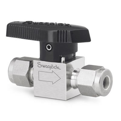 Válvula macho para instrumentação com operação por 1/4 de volta Série P4T em aço inoxidável 316 conforme Norma A479. Pressão de Trabalho de 3000 psig (206 bar), Temperatura de Trabalho -23 a 204 ºC com Vedações em Fluorcarbono FKM revestido em PTFE.