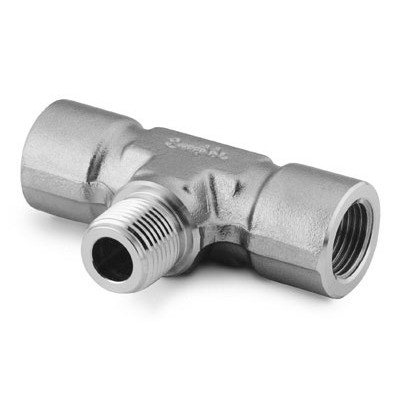 Te Macho Central em Aço Inoxidável 316 Conforme Norma ASTM A182, Extremidades: Conexões Laterais Rosca NPT Fêmea de 1/2" x Conexão Central  Rosca NPT Macho de 1/2", Limpeza e Embalagem SC-10 da Swagelok.