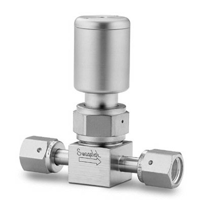 316L SS High-Purity Bellows-Sealed Valve, 1/4 in. Female VCR Fitting, NC Act, SC-01 Clean w/ Std Surface Finish (not EP)