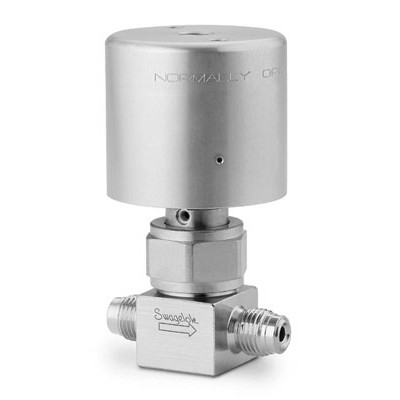 Válvula com Vedação por Fole em Aço Inoxidável 316L, Série HB para Alta Pressão Conforme ASTM A479. Pressão de trabalho de 3500 psig (241 bar), Temperatura de Trabalho de -40 a 65 °C com Vedações em PCTFE. Coeficiente de vazão de 0,30. Diâmetro de Or
