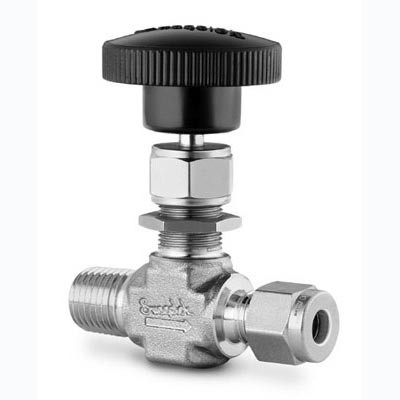 Válvula Agulha em Aço Inoxidável Séries O, 1, 18, 20 e 26, Castelo Integral, Cv = 0,09, Haste de Regulagem, Extremidades: Rosca NPT Macho de 1/8? X Conexão Swagelok (Dupla Anilha) para Tubo de 1/8? OD (DE) (vide MS-01-164)