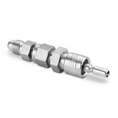 Espiga com Retencão do Engate Rapido para Instrumentacão Série QC4 em Aco Inoxidavel 316. Extremidade combinada com Conexão Swagelok (Dupla Anilhas) e Rosca BSP Macho Paralela (RS) de 1/4" . Coeficiente de Vazão de 0,3. Temperaturas de trabalho de -1