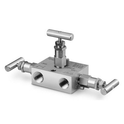 Manifold de 3 Válvulas para Instrumentação em Aço Inoxidável, Haste com Ponta Esférica, Extremidades: Rosca NPT Femea de 1/2? x Vedação em Grafoil (vide MS-01-178)